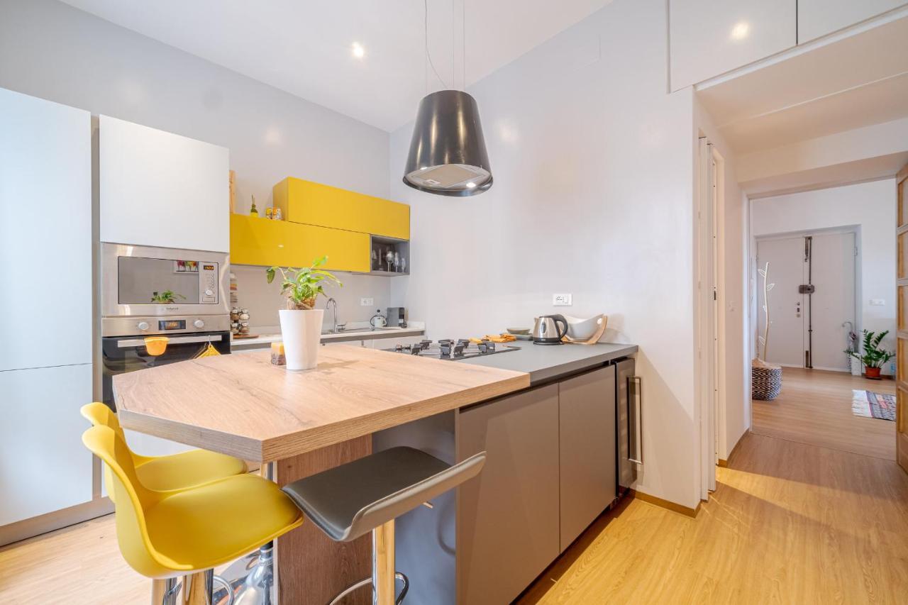 Bright Apartment A Few Steps From Via Garibaldi Genua Exteriör bild