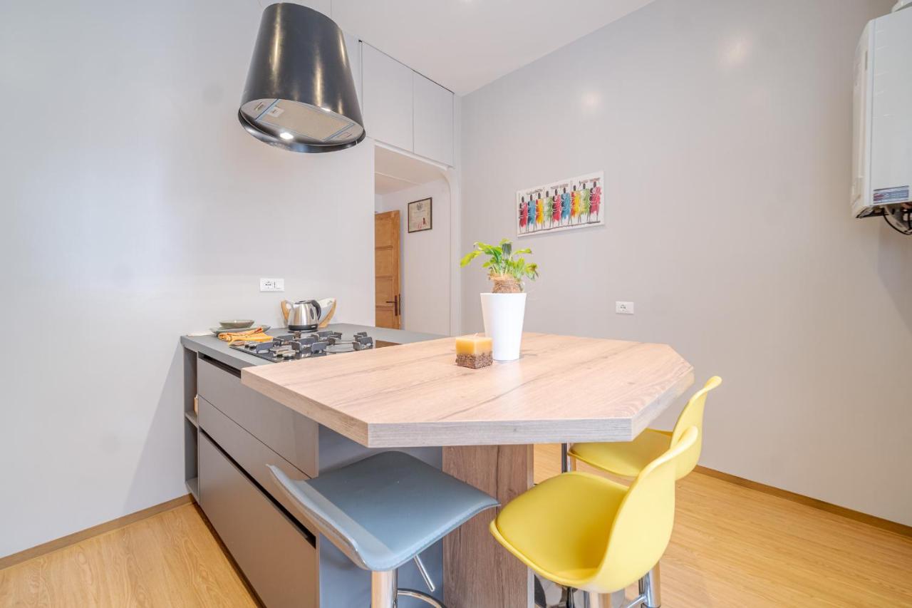 Bright Apartment A Few Steps From Via Garibaldi Genua Exteriör bild
